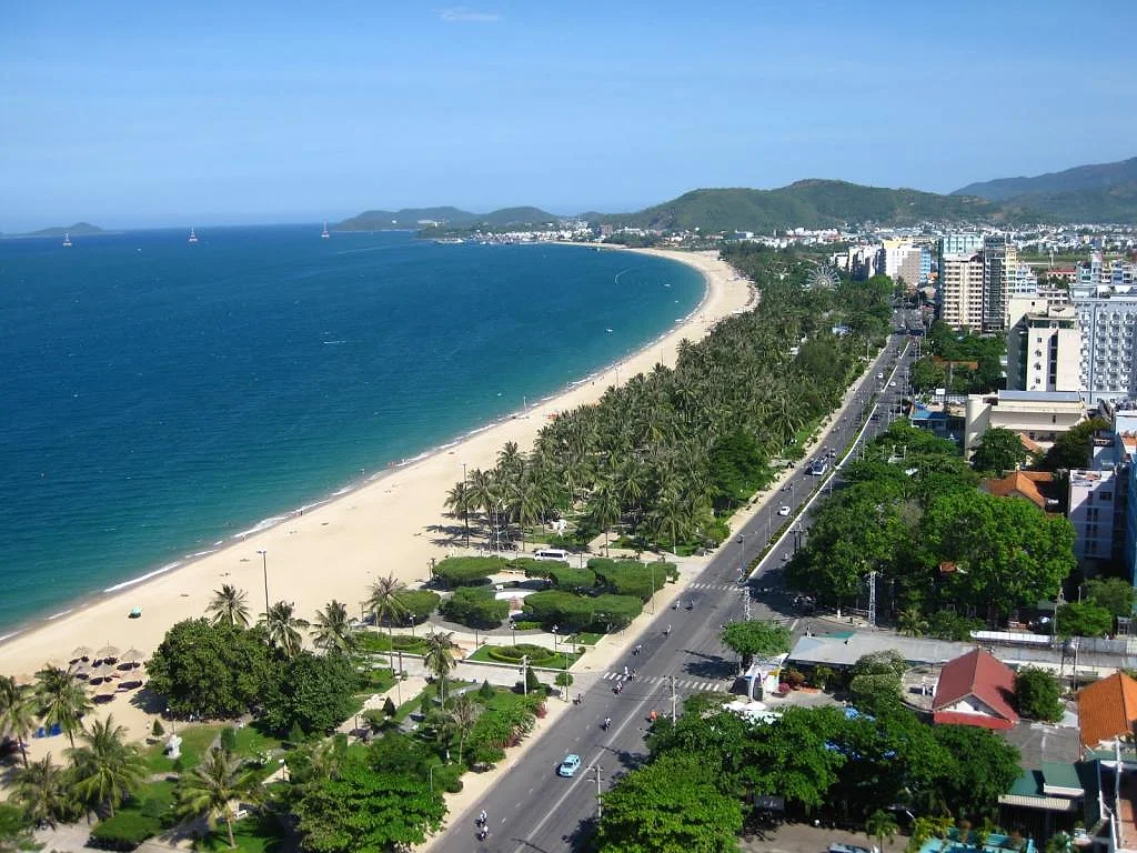 NGÀY 2: QUY NHƠN – PHÚ YÊN – TUY HÒA – NHÀ THỜ MẰNG LĂNG - GÀNH ĐÁ ĐĨA