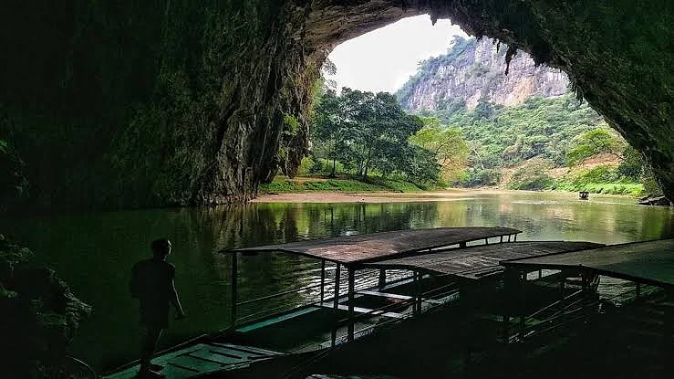HỒ BA BỂ - HÀ NỘI - TIỄN BAY