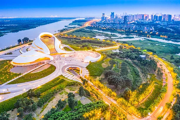 CÁP NHĨ TÂN - BẮC KINH//TP. HỒ CHÍ MINH