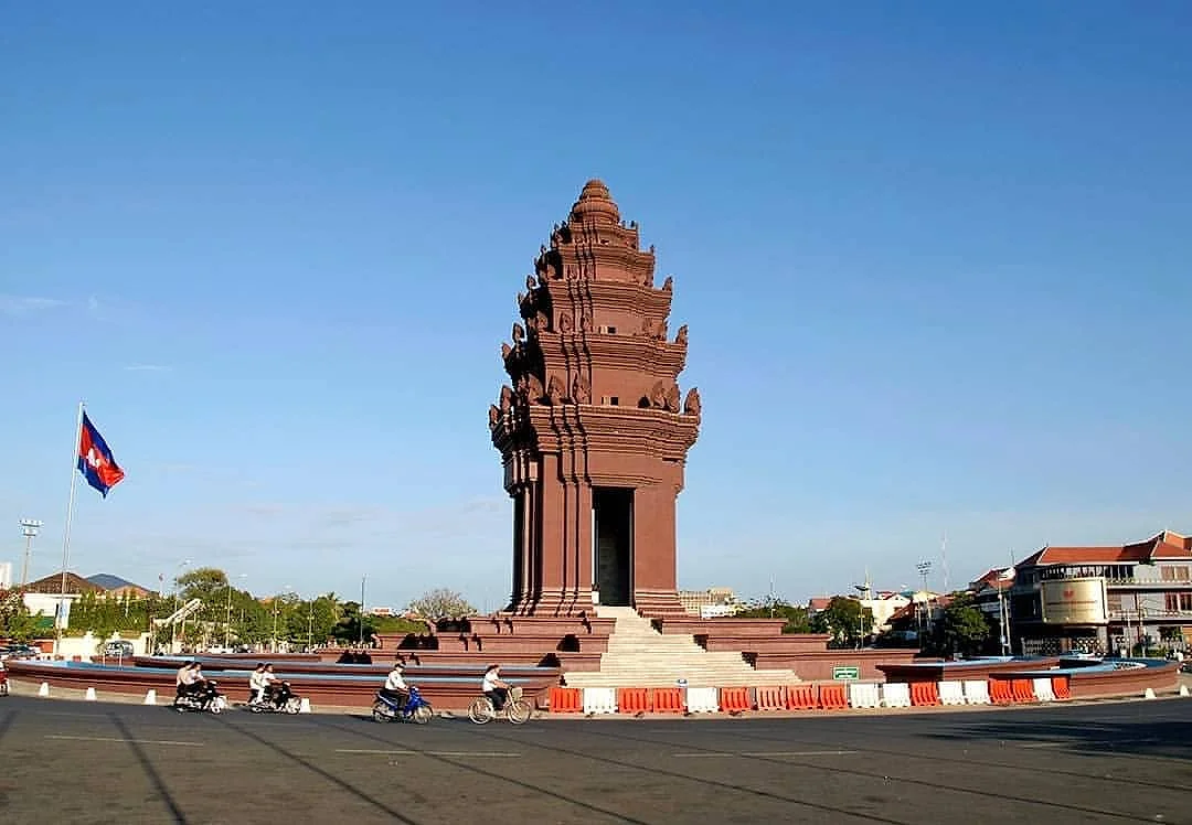 PHNOM PENH  – SIEM REAP