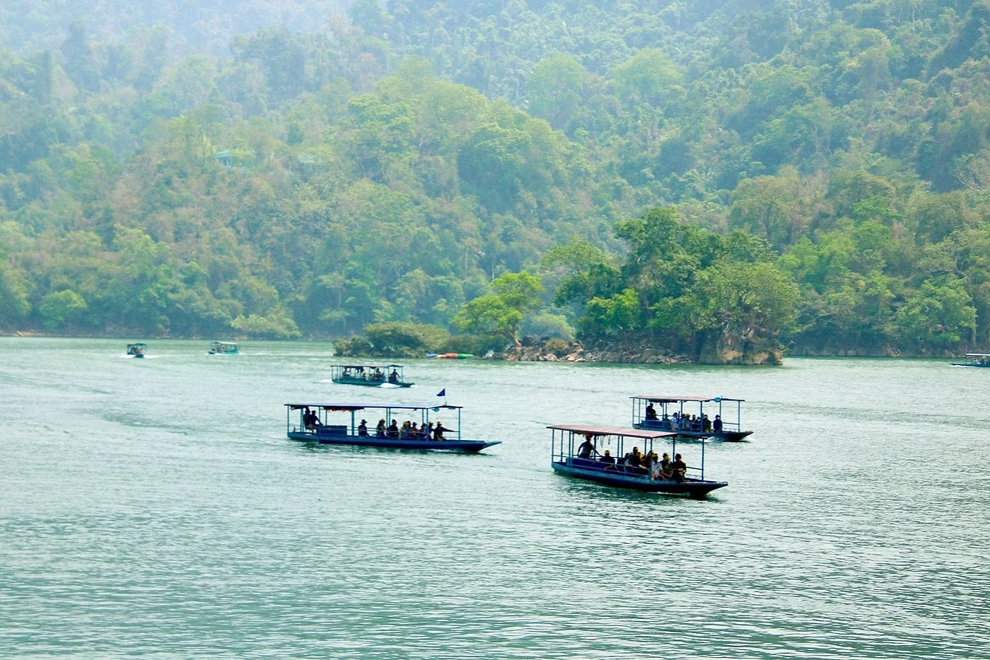 HỒ BA BỂ - HÀ NỘI - TIỄN BAY