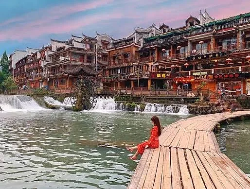 TRƯƠNG GIA GIỚI - PHƯỢNG HOÀNG CỔ TRẤN — ảnh 4
