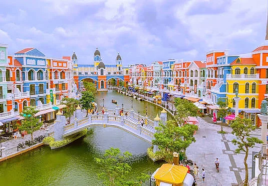 PHÚ QUỐC - VINPEARL SAFARI - RẠCH VẸM - VƯƠNG QUỐC SAO BIỂN - GRAND WORLD