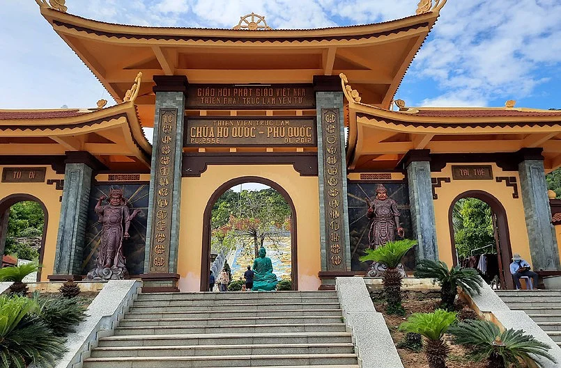 CHÙA HỘ QUỐC-CẦU HÔN-CÁP TREO HÒN THƠM